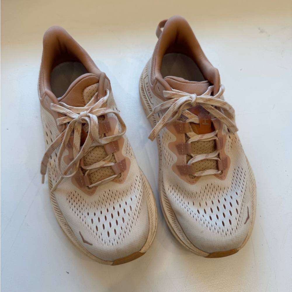 Hoka women’s Kawana 2